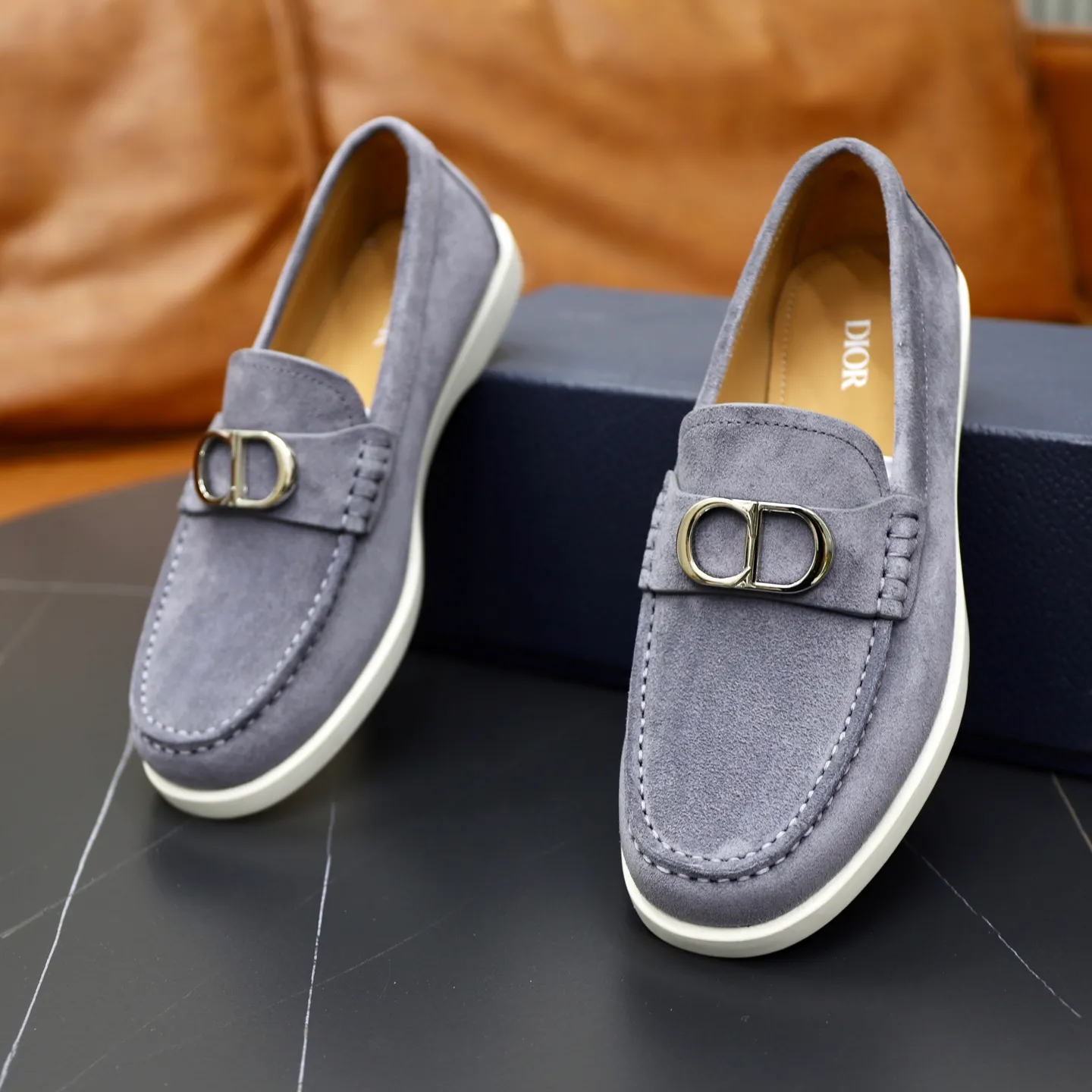 Ex-factory price: 560🙅‍♂️🙅‍♂️🙅‍♂️ Brand: Dior DIOR Standard code: Men's code 38/44 (45 can be customized) Grade: Same as the official website Material: Original cowhide stitching, cowhide lining, original TPU wear-resistant soft outsole Style categories: Leisure and sports version, footwear for driving, young fashion, European and American trends, British style Color: actual picture color